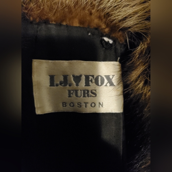 Pre-owned fur coat - Picture 3 of 8